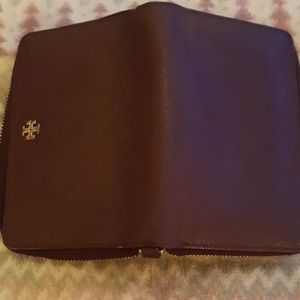 Tory Burch Bags - Tory Burch wallet Tory Burch Bags - Tory Burch wallet